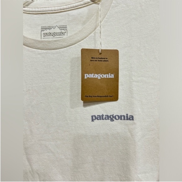 Patagonia Men's Medium Fitz Roy Icon Responsibili-Tee T-Shirt Birch White NWT - Picture 5 of 7